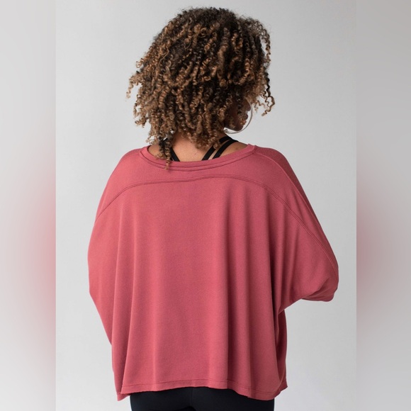 Savvi Hollie Top in Cinnamon size MD - Picture 2 of 5